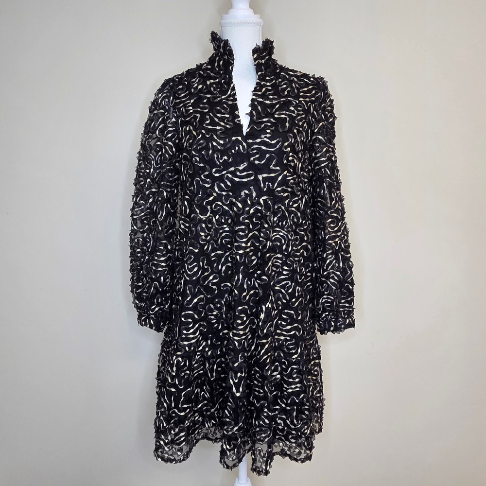 Tuckernuck Black Gold Metallic Textured Ruffle Neck Shift Dress Womens Medium